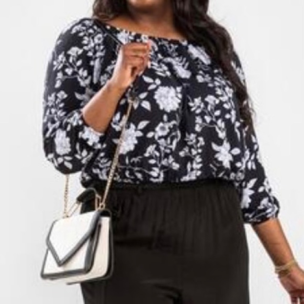 Plus Size blouse, Francesca’s Collections, by ami ami. - Picture 3 of 4